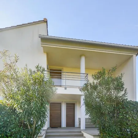 In St, Florent With 2 Bedrooms And Wifi